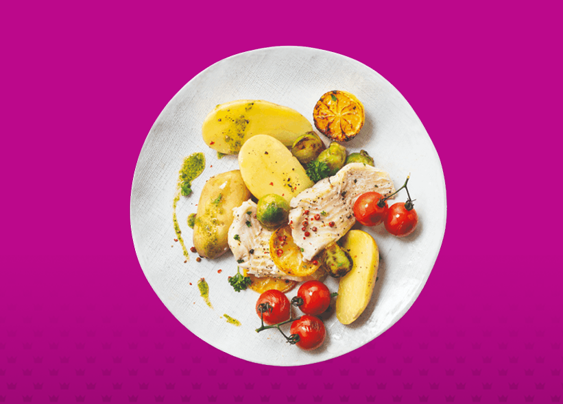 Kabeljauw met aardappelen, spruitjes en kerstomaten